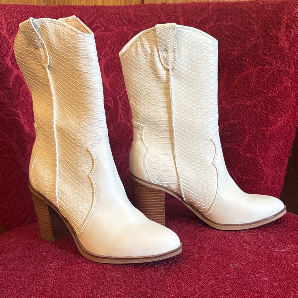 NEW - MIA Heeled Western Boots